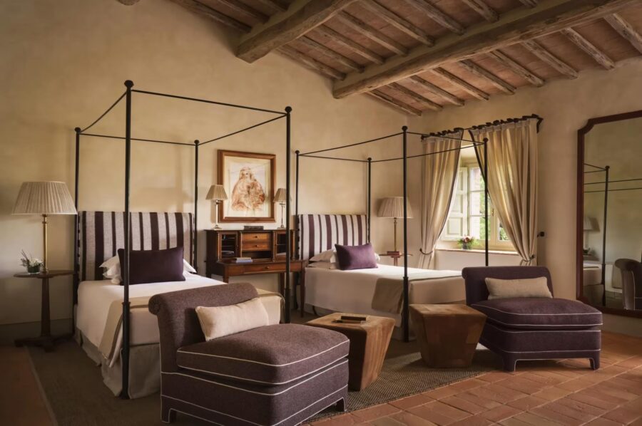 villa-edda-twin-bedroom-traditional-interior-design-luxury-tuscany