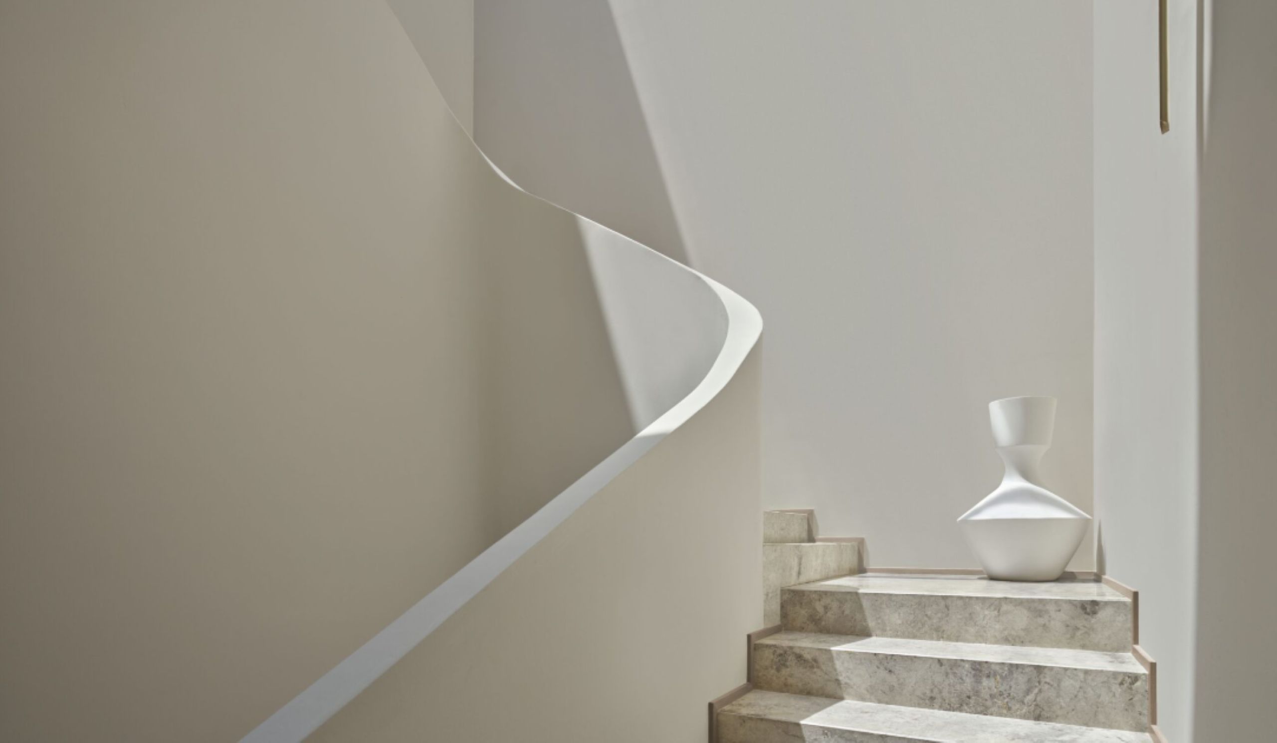 villa-edie-staircase-sleek-modern-elegant-interiordesign-luxury-bodrum