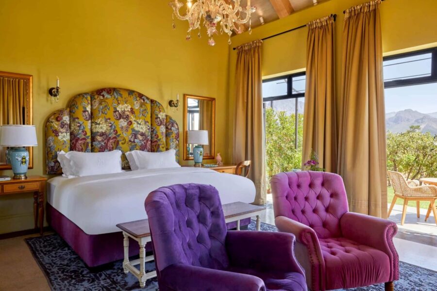 villa-frankie-bedroom-mountainviews-elegant-ornate-interiors-luxury-southafrica