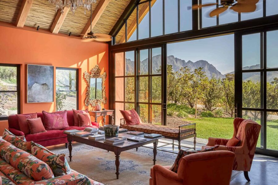 villa-frankie-lounge-mountainviews-elegant-romantic-interiors-luxury-southafrica