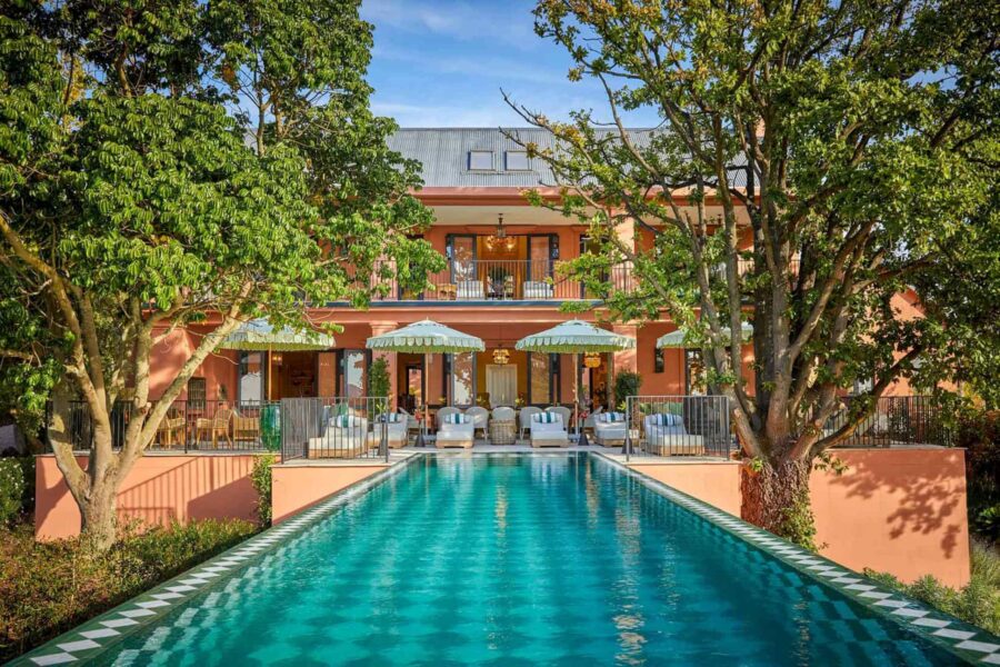 villa-frankie-mainpage-exterior-swimmingpool-terrace-luxury-rental-retreat-southafrica