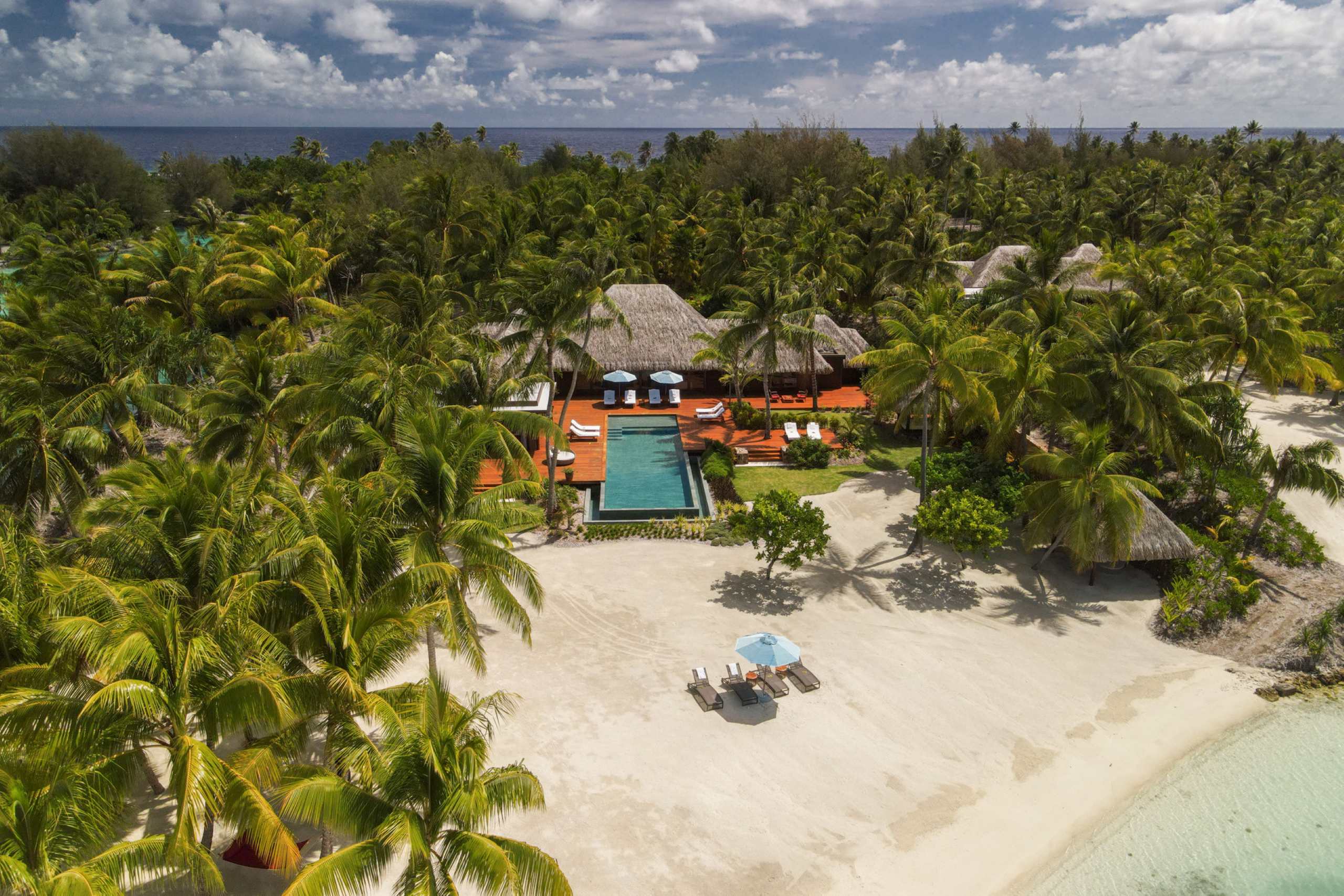 villa-freya-beachfront-exclusive-property-luxury-rental-retreat-borabora
