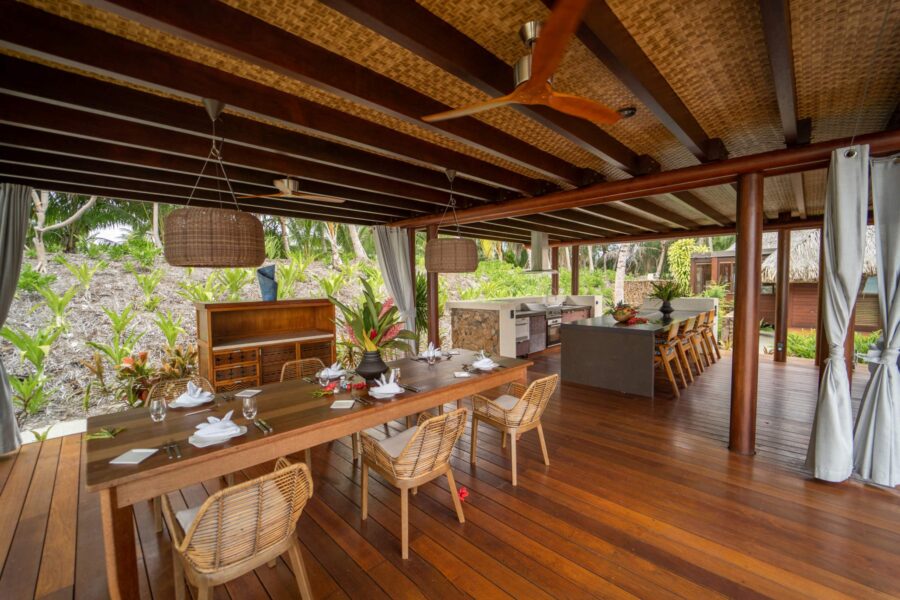 villa-freya-outdoor-kitchen-dining-tropical-paradise-luxury-rental-retreat-borabora