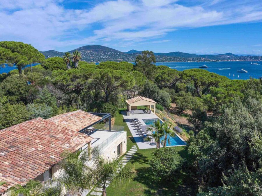 villa-gaby-exterior-aerial-pool-seaview-luxury-rental-retreat-gassin