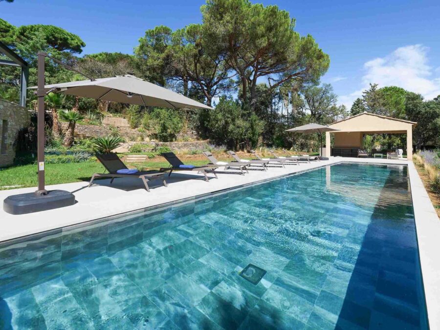 villa-gaby-pool-terrace-cabana-poolhouse-garden-luxury-gassin