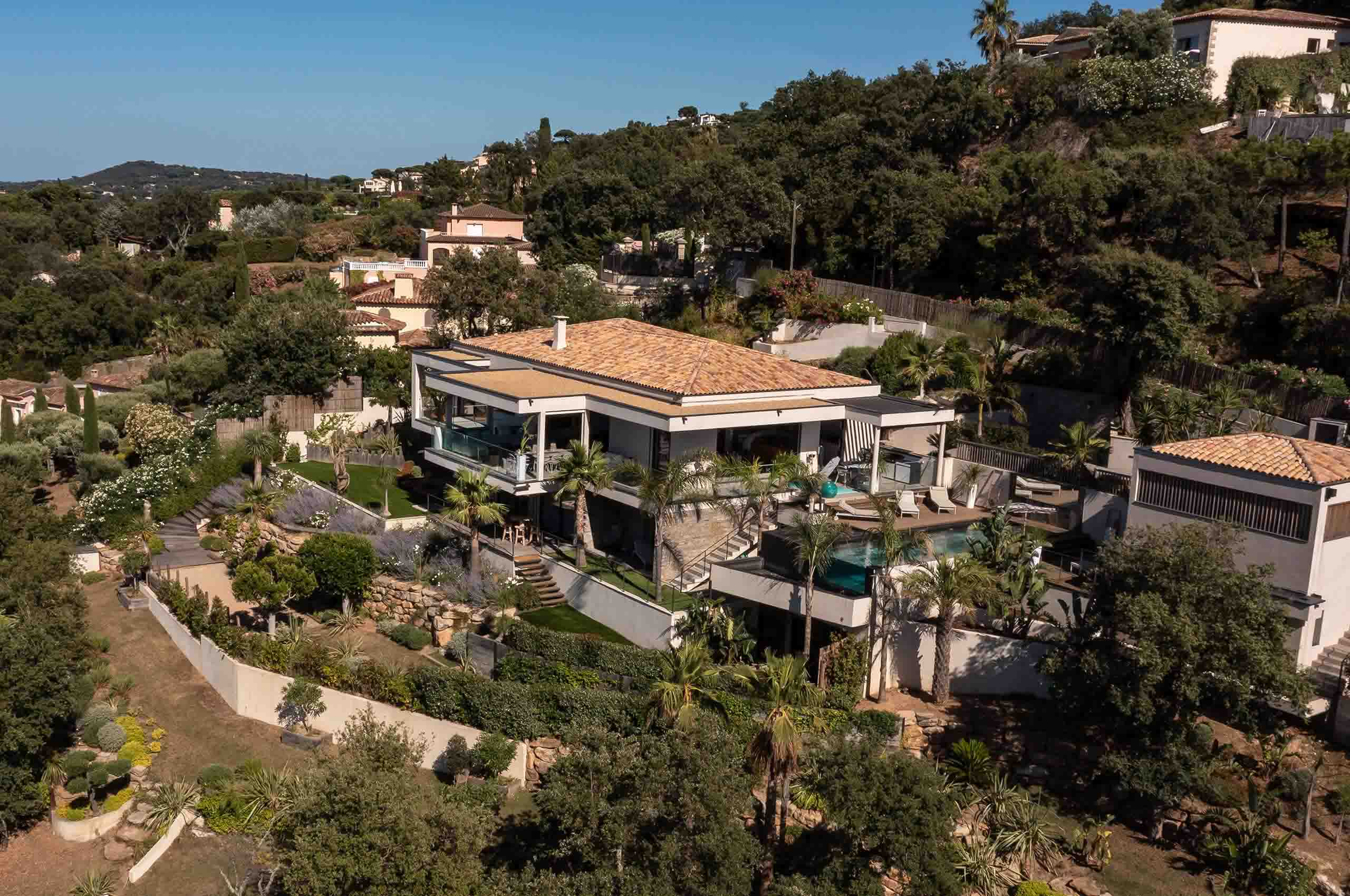 villa-geneva-aerial-exterior-garden-hillside-retreat-luxury-gassin