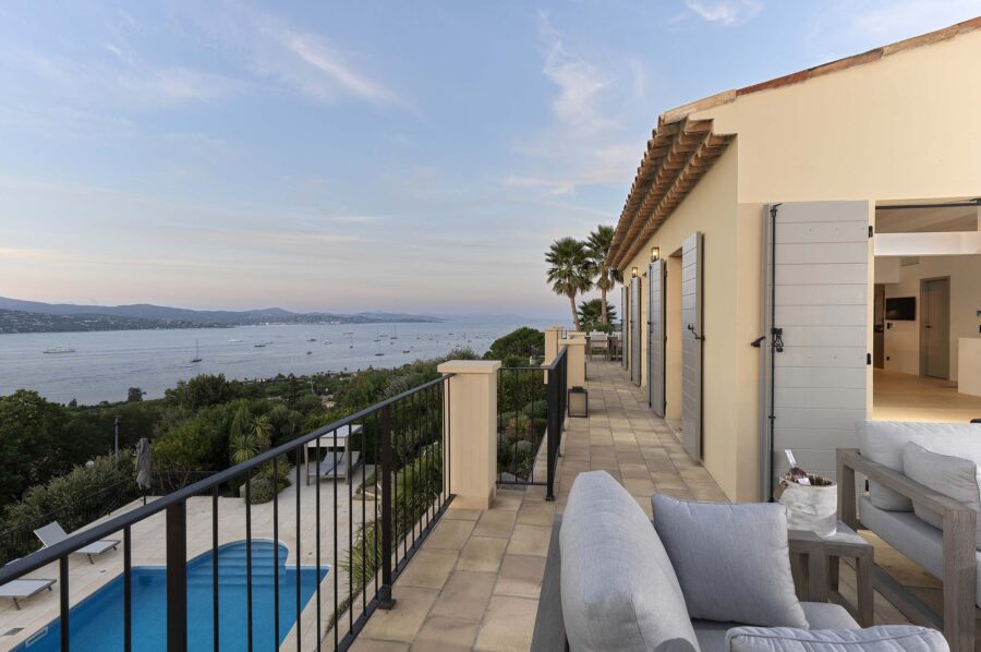 villa-gia-mainpage-seaview-frenchriviera-balcony-terrace-luxury-paradise-oasis-gassin
