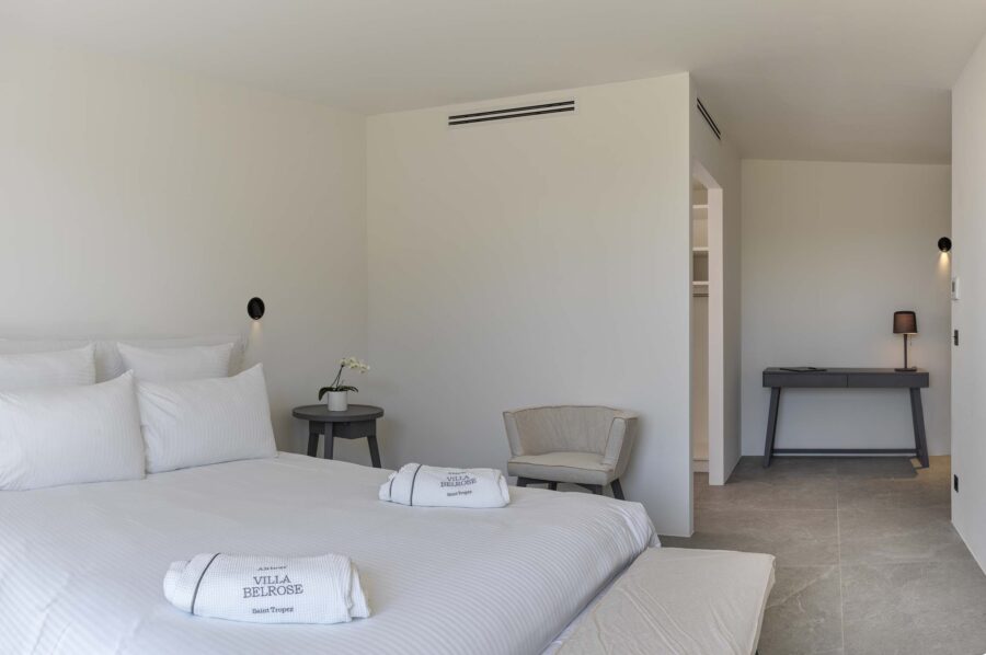 villa-giana-bedroom-ensuite-bright-modern-luxury-gassin
