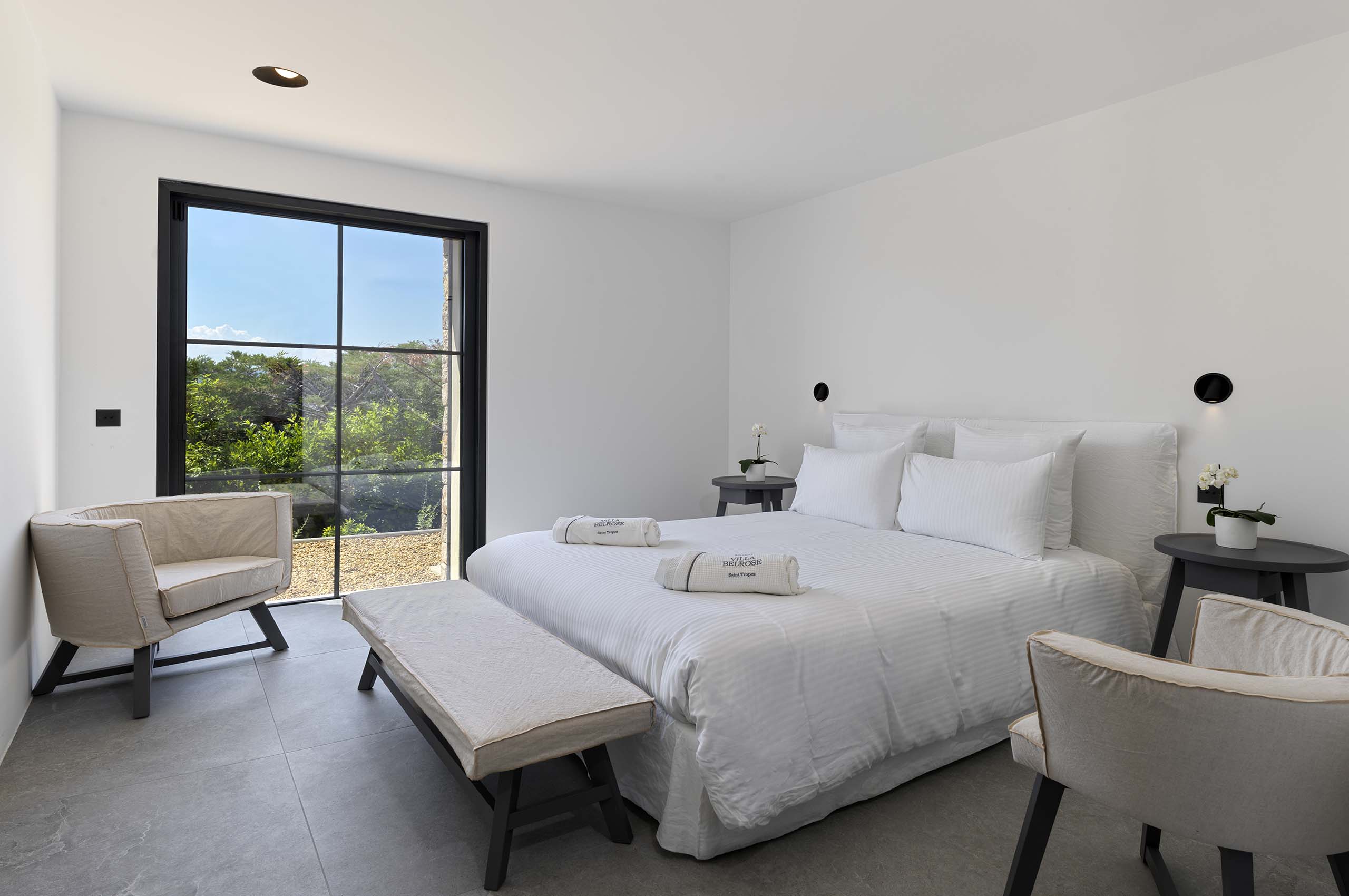 villa-giana-bedroom-gardenview-bright-modern-luxury-design-gassin