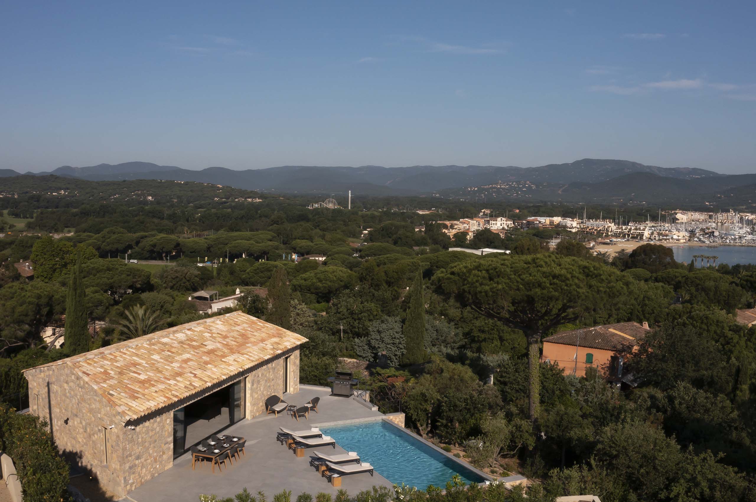 villa-giana-exterior-luxury-rental-retreat-tropical-paradise-frenchriviera-gassin