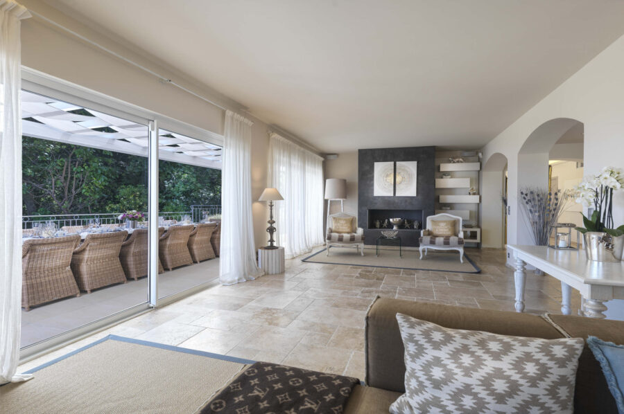 villa-gigi-living-area-modern-luxury-gassin