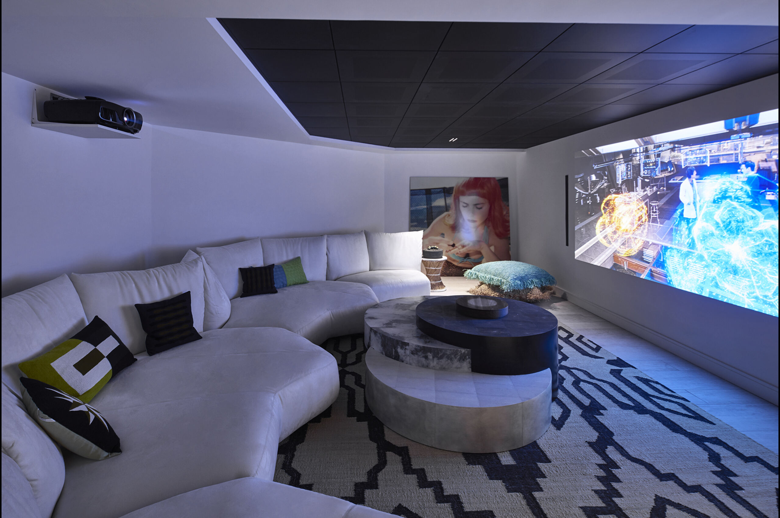 villa-giuliana-cinema-room-luxury-modern-comfort-sttropez