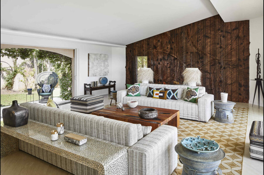 villa-giuliana-living-room-artwork-interior-luxury-stylish-unique-sttropez