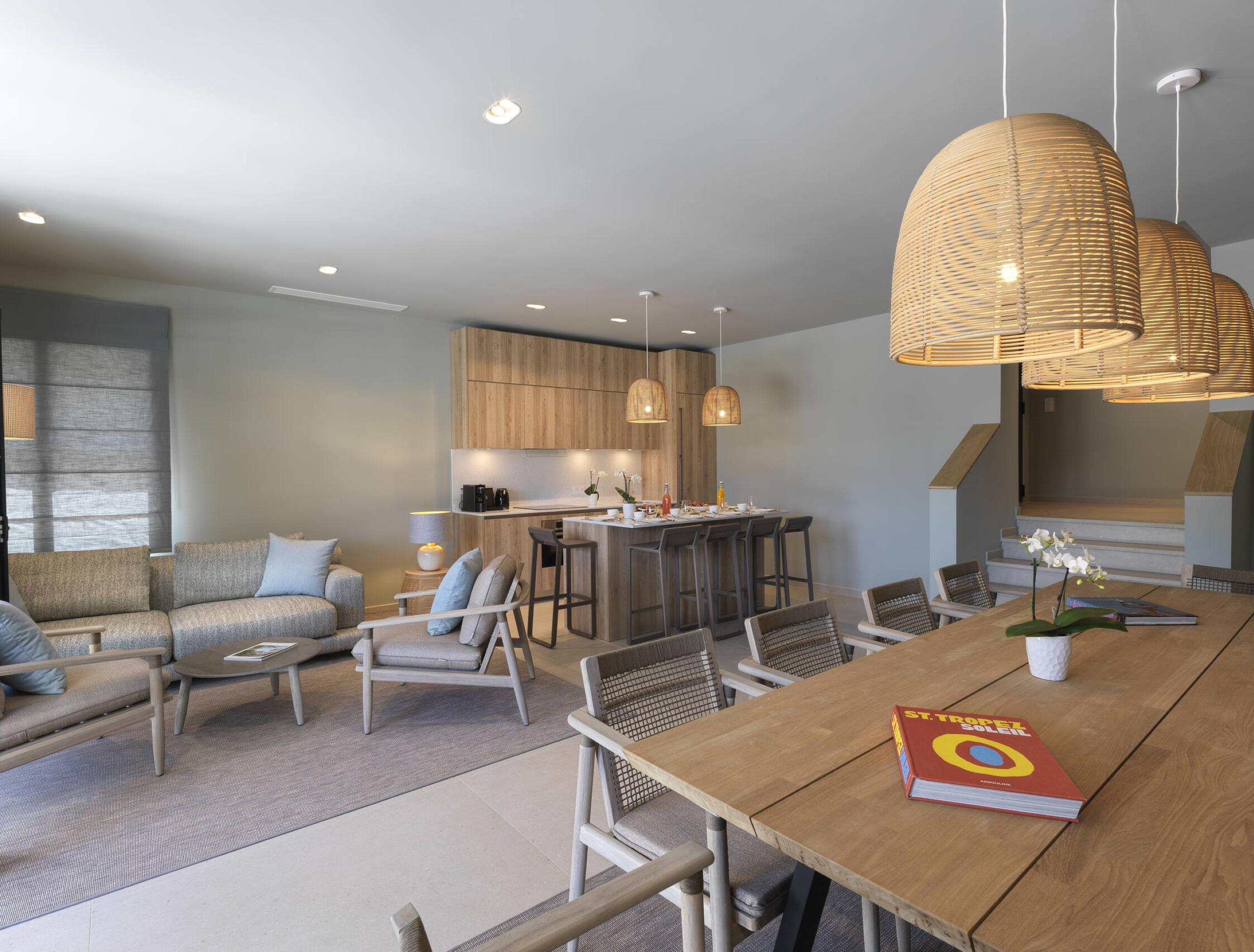 villa-gloria-living-area-open-plan-kitchen-dining-modern-stylish-gassin