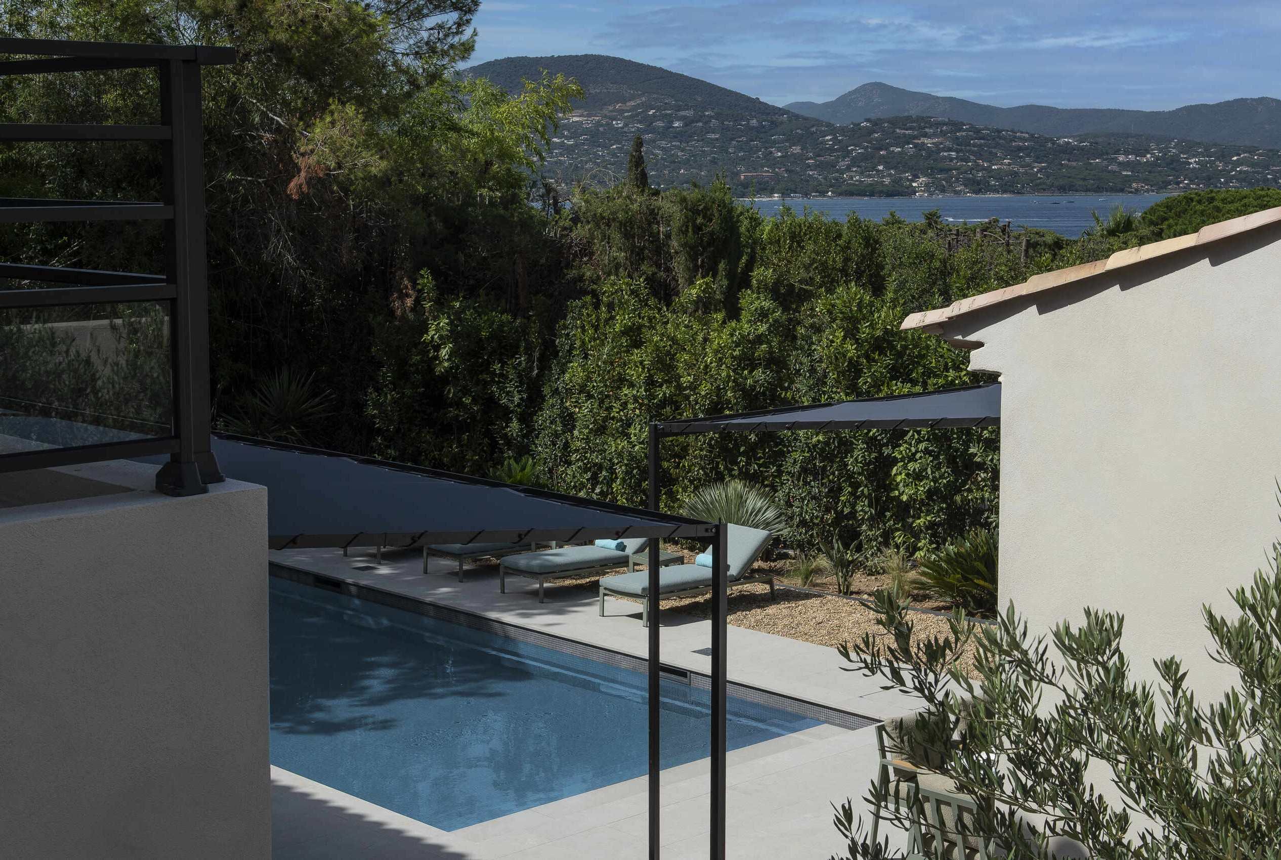 villa-gloria-pool-mountain-sea-view-gassin-luxury