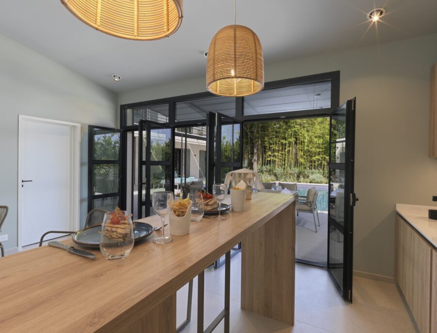 villa-gloria-poolhouse-bar-kitchen-terrace-poolside-luxury-gassin