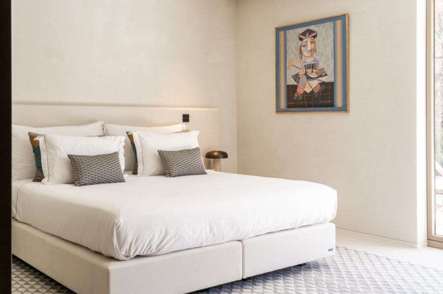 villa-gray-bedroom-modern-luxury-stylish-interior-gassin