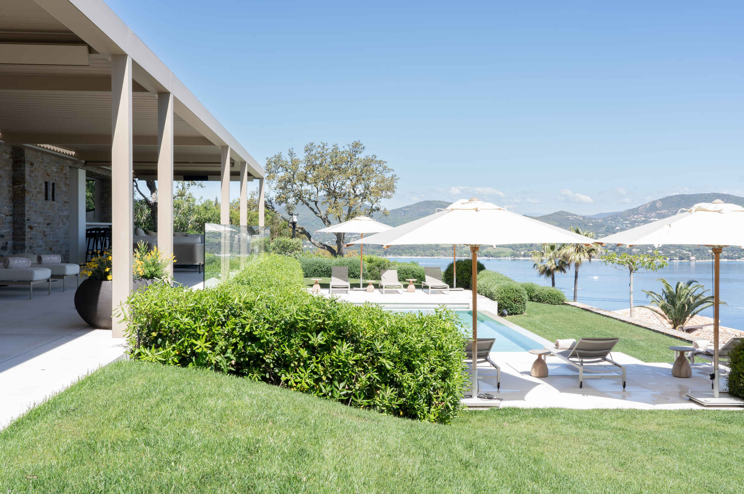 villa-gray-garden-terrace-pool-luxury-retreat-gassin