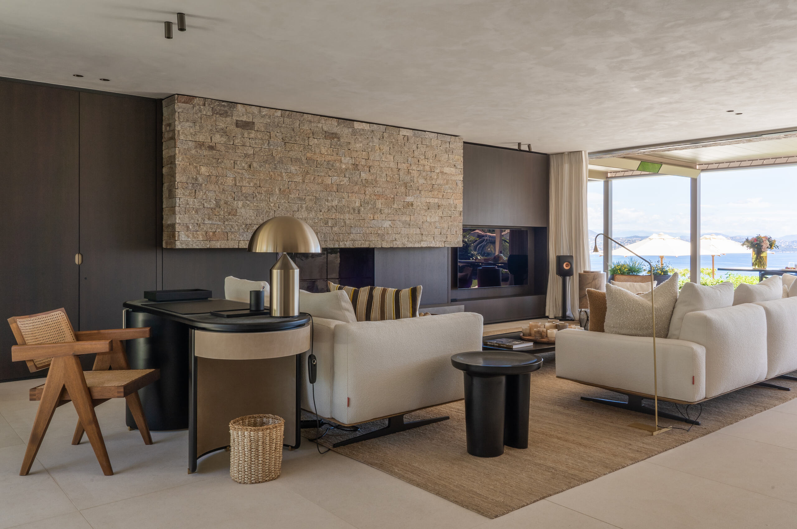 villa-gray-livingroom-desk-modern-stylish-luxury-design-gassin