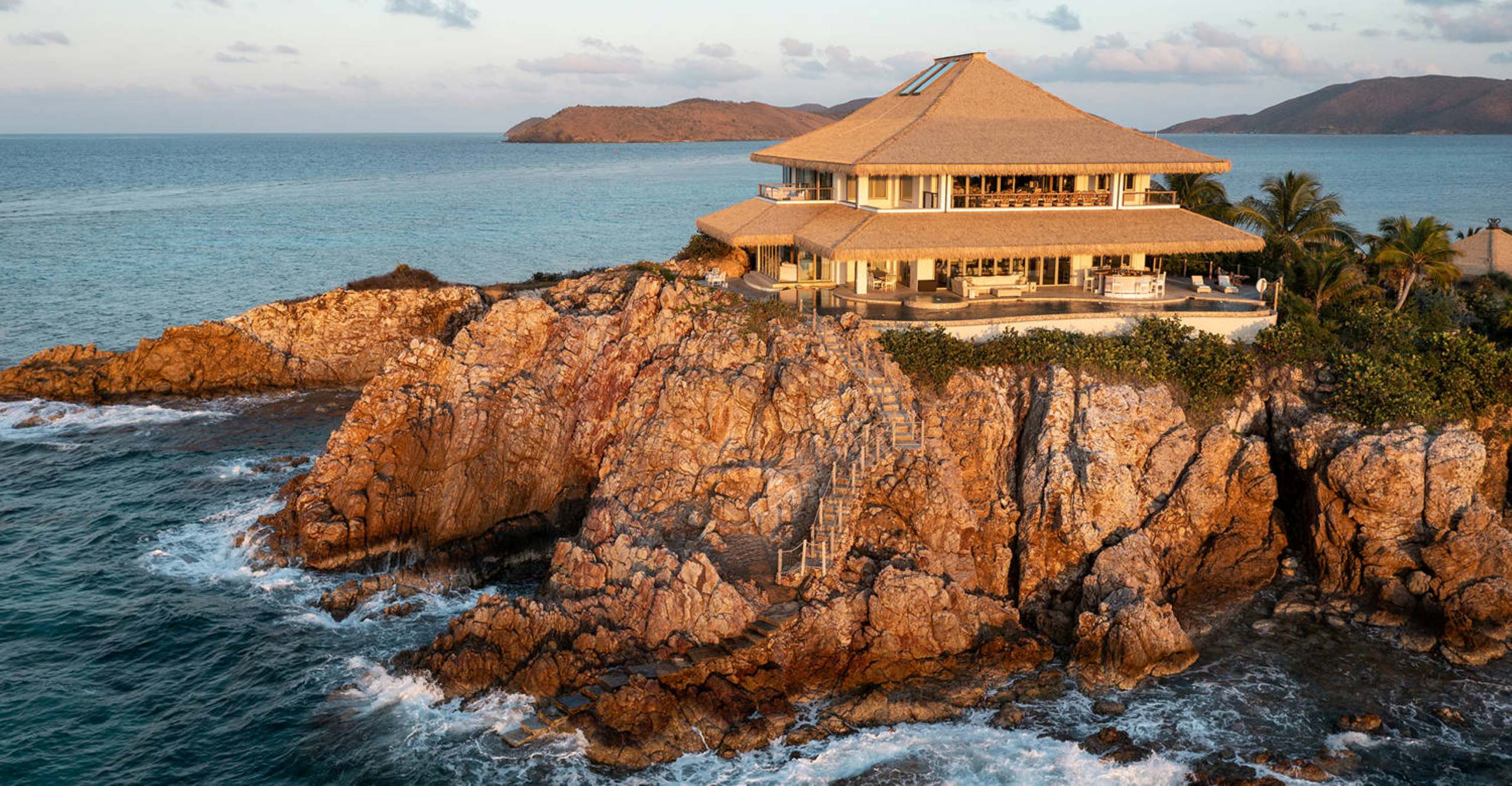 villa-heidi-exterior-luxury-coastal-retreat-mosquito-island