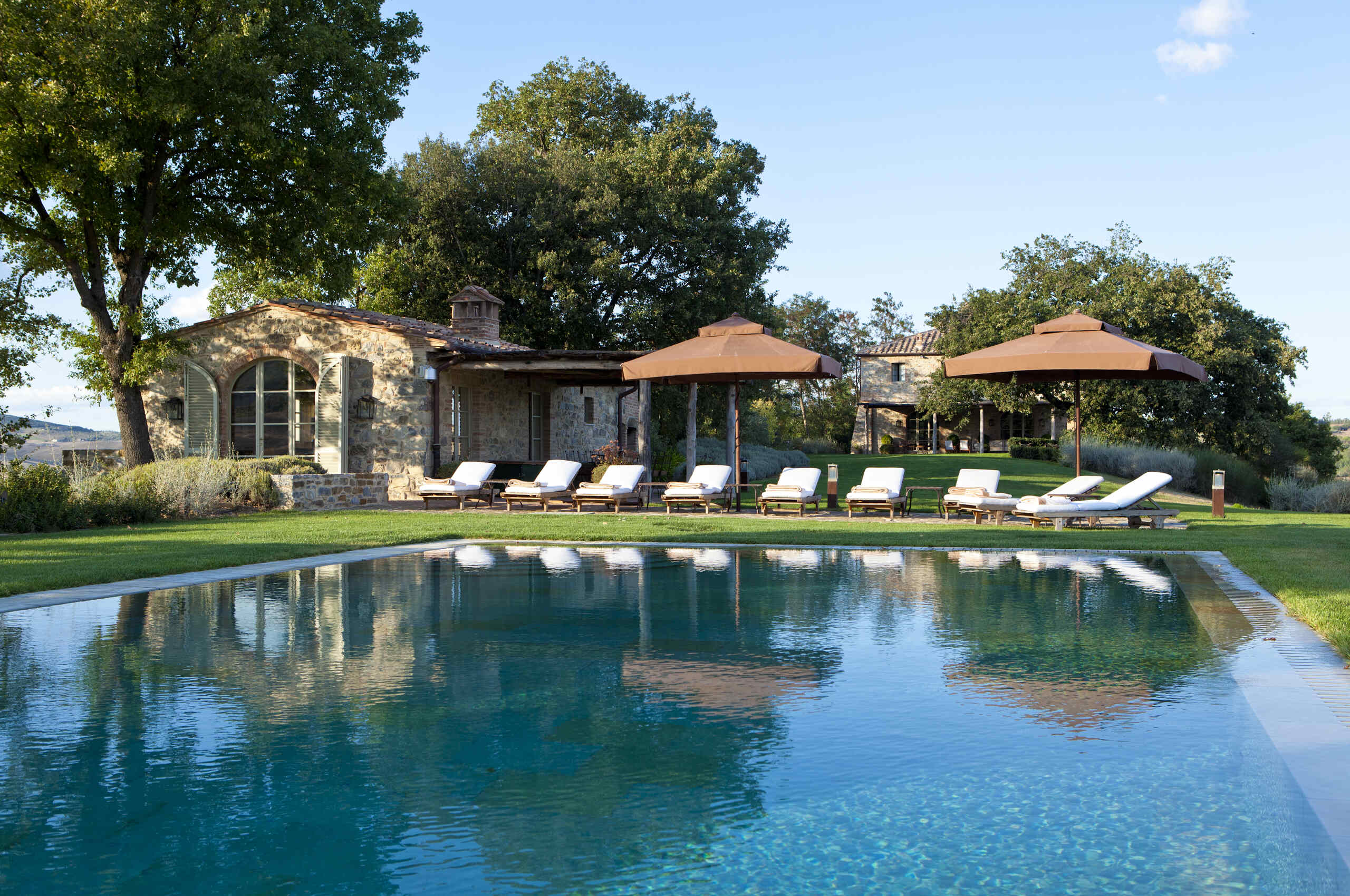 villa-iris-poolview-poolhouse-luxury-tuscany