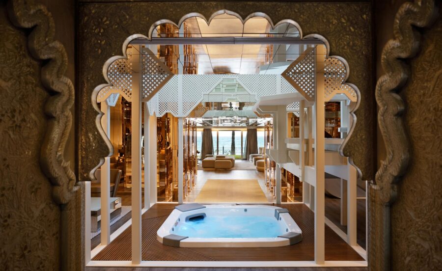 villa-maria-jacuzzi-livingroom-luxury-interiordesign-rental-retreat-marbella