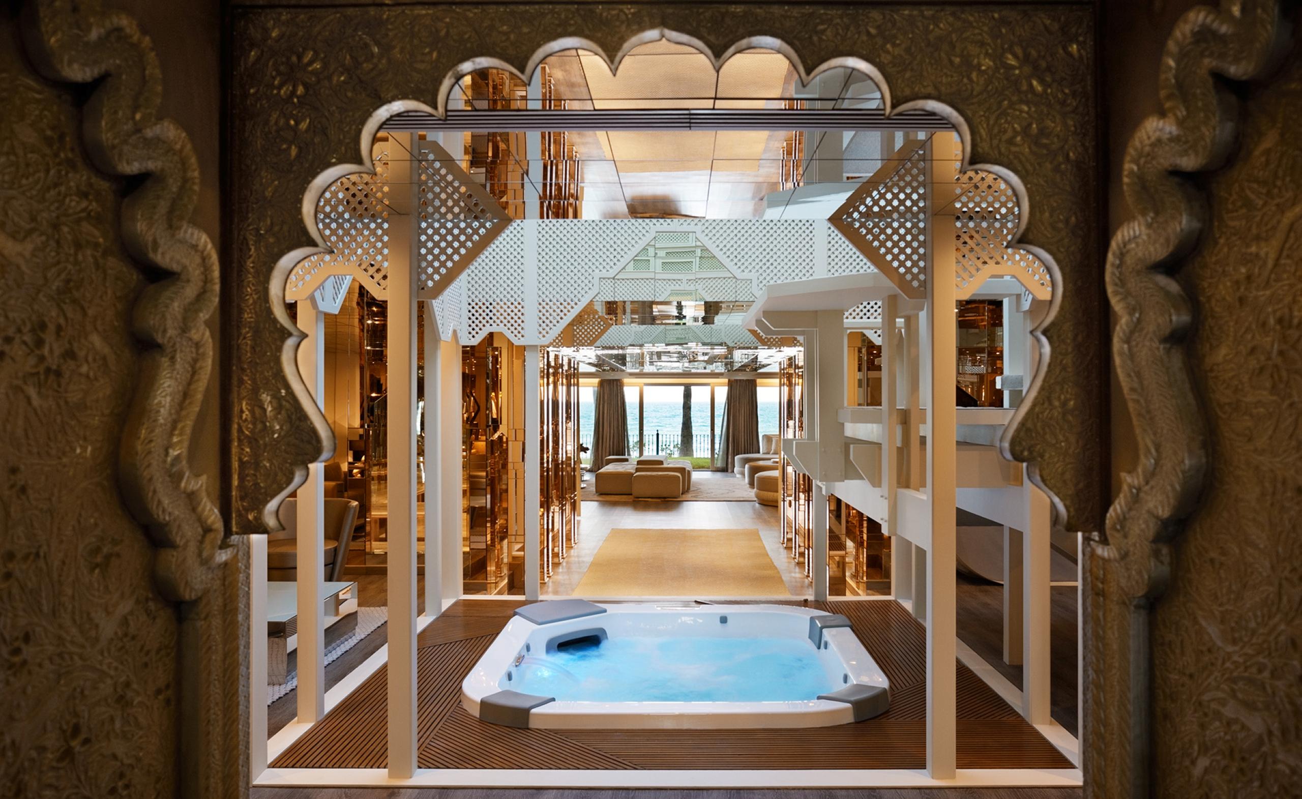 villa-maria-jacuzzi-livingroom-luxury-interiordesign-rental-retreat-marbella