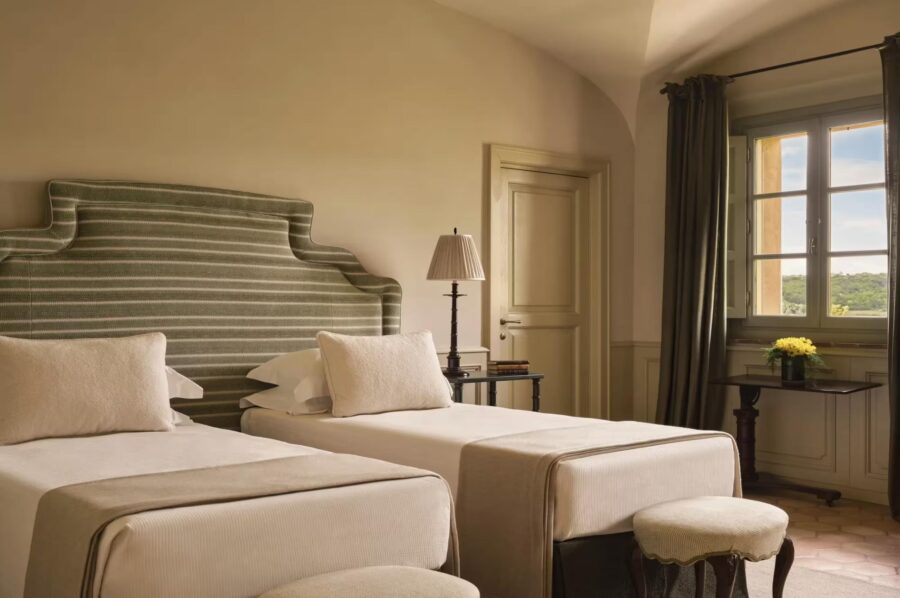 villa-matilda-twin-bedroom-scenic-views-luxury-design-tuscany