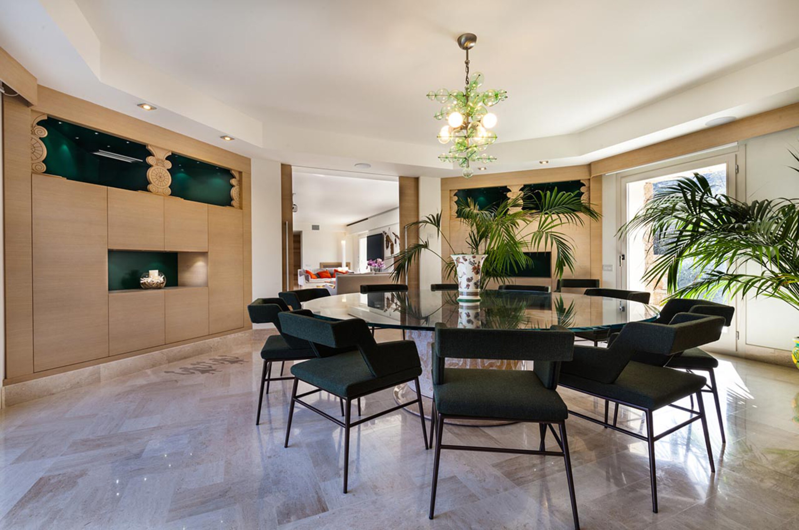 villa-mia-diningroom-stylish-chic-bright-modern-luxury-interiordesign-sardinia