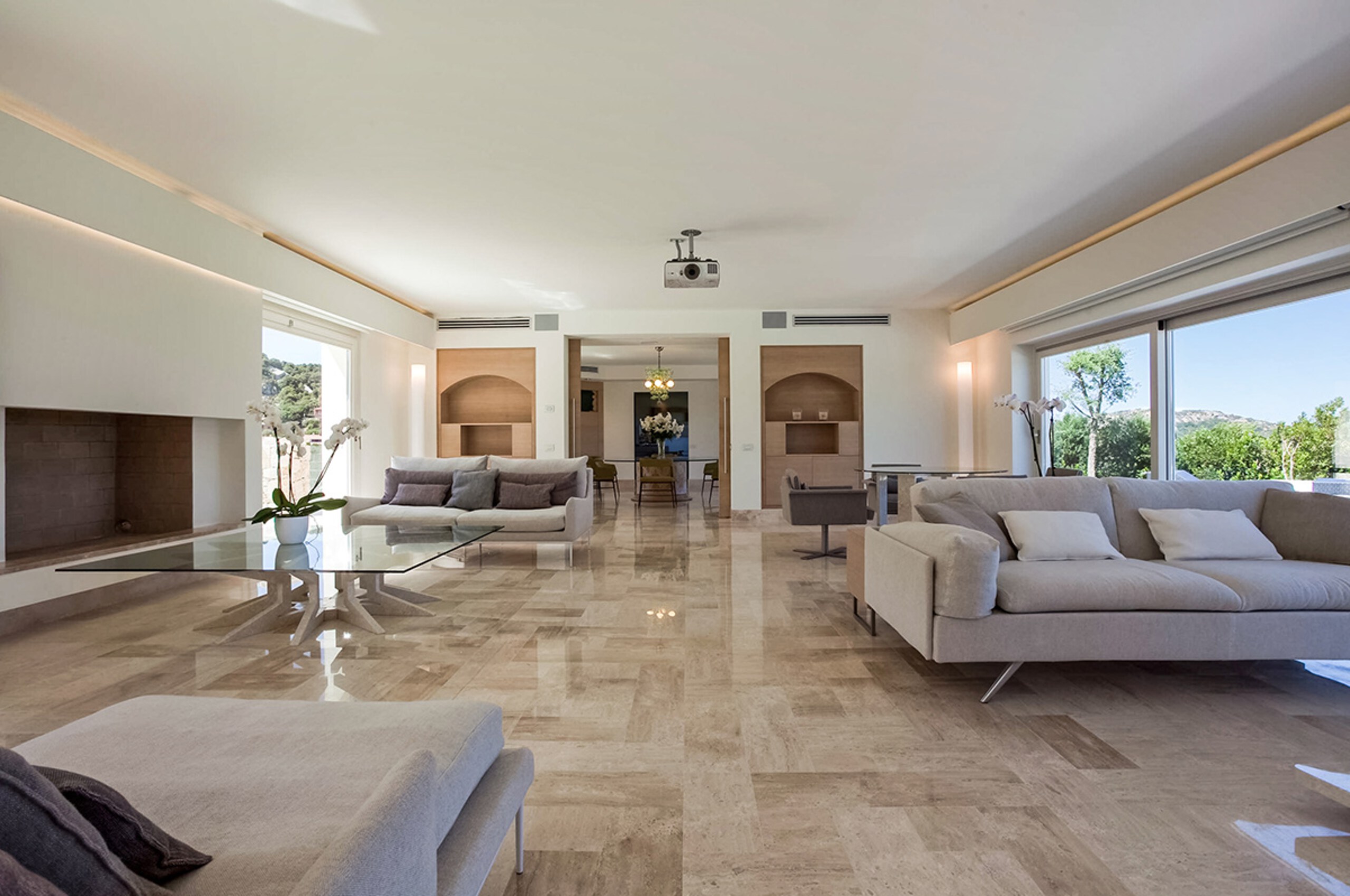 villa-mia-livingroom-lounge-spacious-modern-elegant-luxury-sardinia