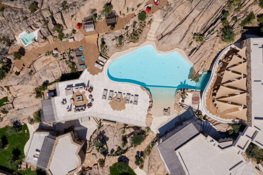 villa-miliania-exterior-aerial-swimmingpool-large-unqiue-luxury-rental-property-sardinia