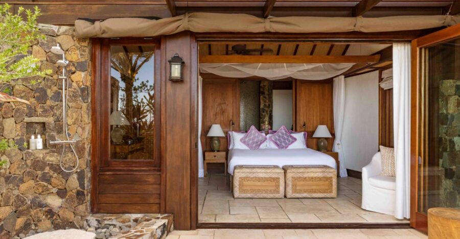 villa-neena-bedroom-outdoor-shower-terrace-luxury-rental-retreat-necker-island