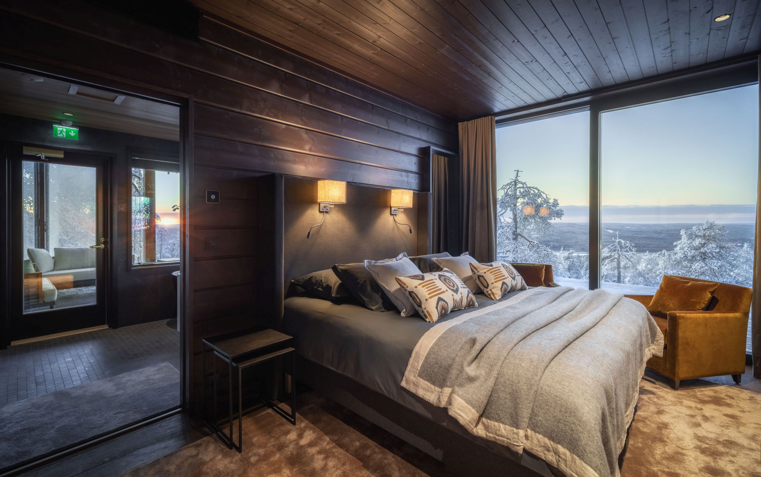 villa-octavia-bedroom-winter-wonderland-views-cosy-alpine-design-luxury-rental-lapland