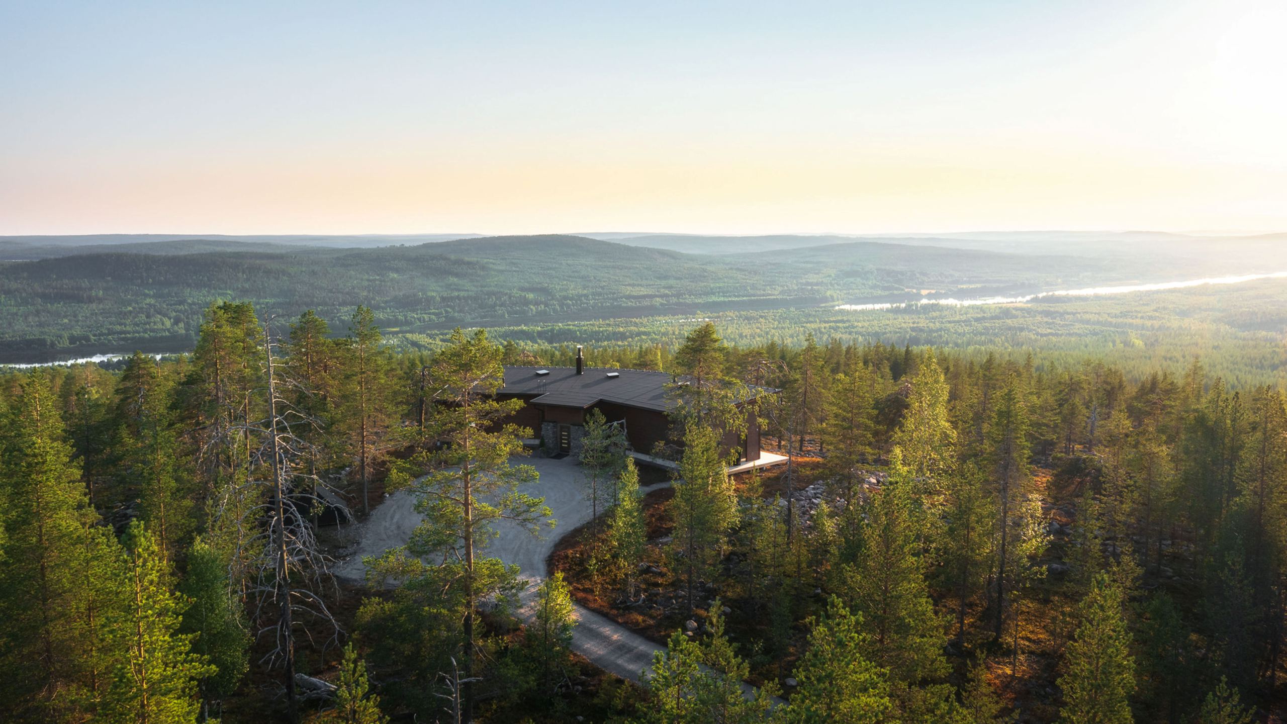 villa-octavia-exterior-summer-woodland-nature-reserve-luxury-remote-exclusive-retreat-lapland