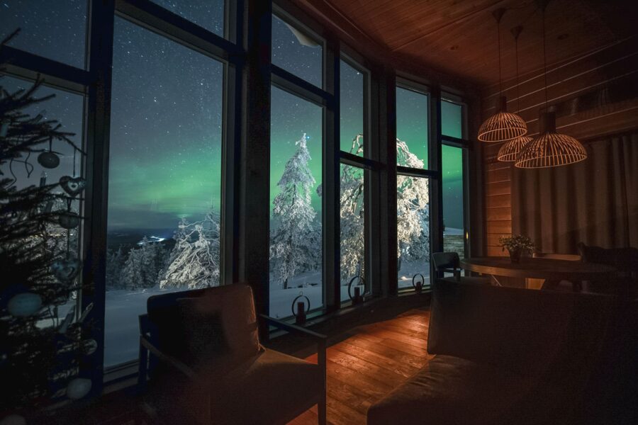 villa-octavia-livingroom-scenic-views-northern-lights-luxury-lapland