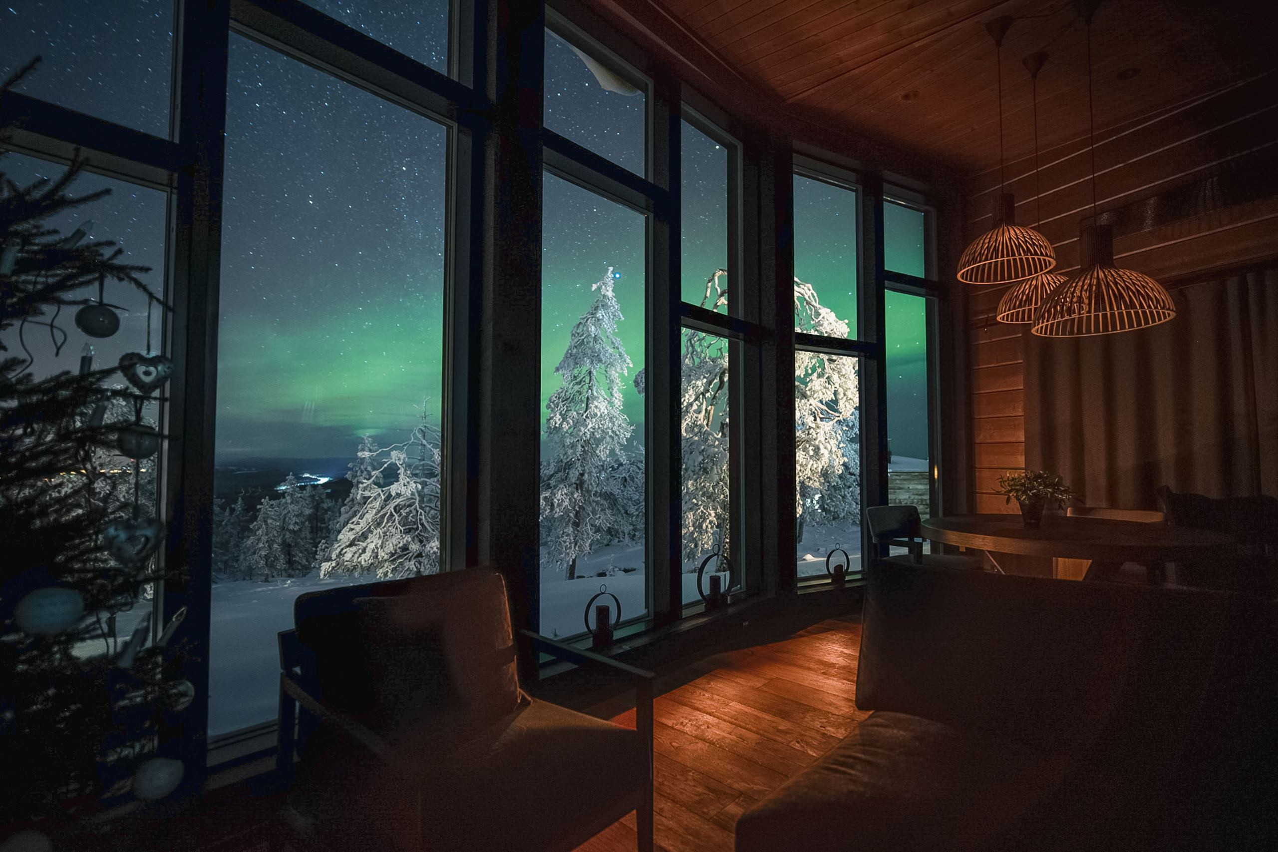 villa-octavia-livingroom-scenic-views-northern-lights-luxury-lapland