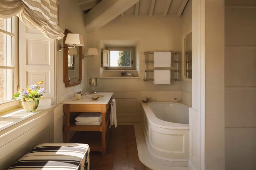 villa-odile-bathroom-serene-interior-design-luxury-tuscany