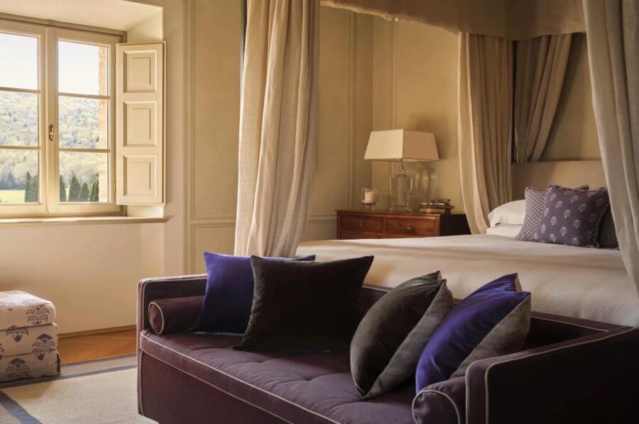villa-odile-bedroom-scenic-countryside-views-luxury-design-tuscany