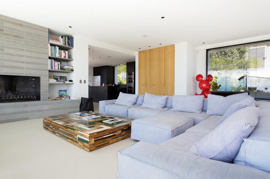 villa-patricia-livingroom-seaview-modern-stylish-luxury-sardinia