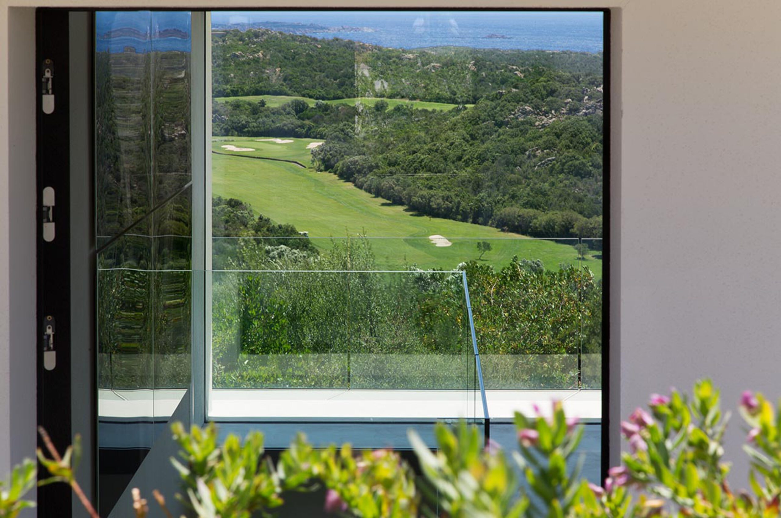 villa-patricia-window-view-golf-course-scenic-seaview-luxury-rental-retreat-sardinia