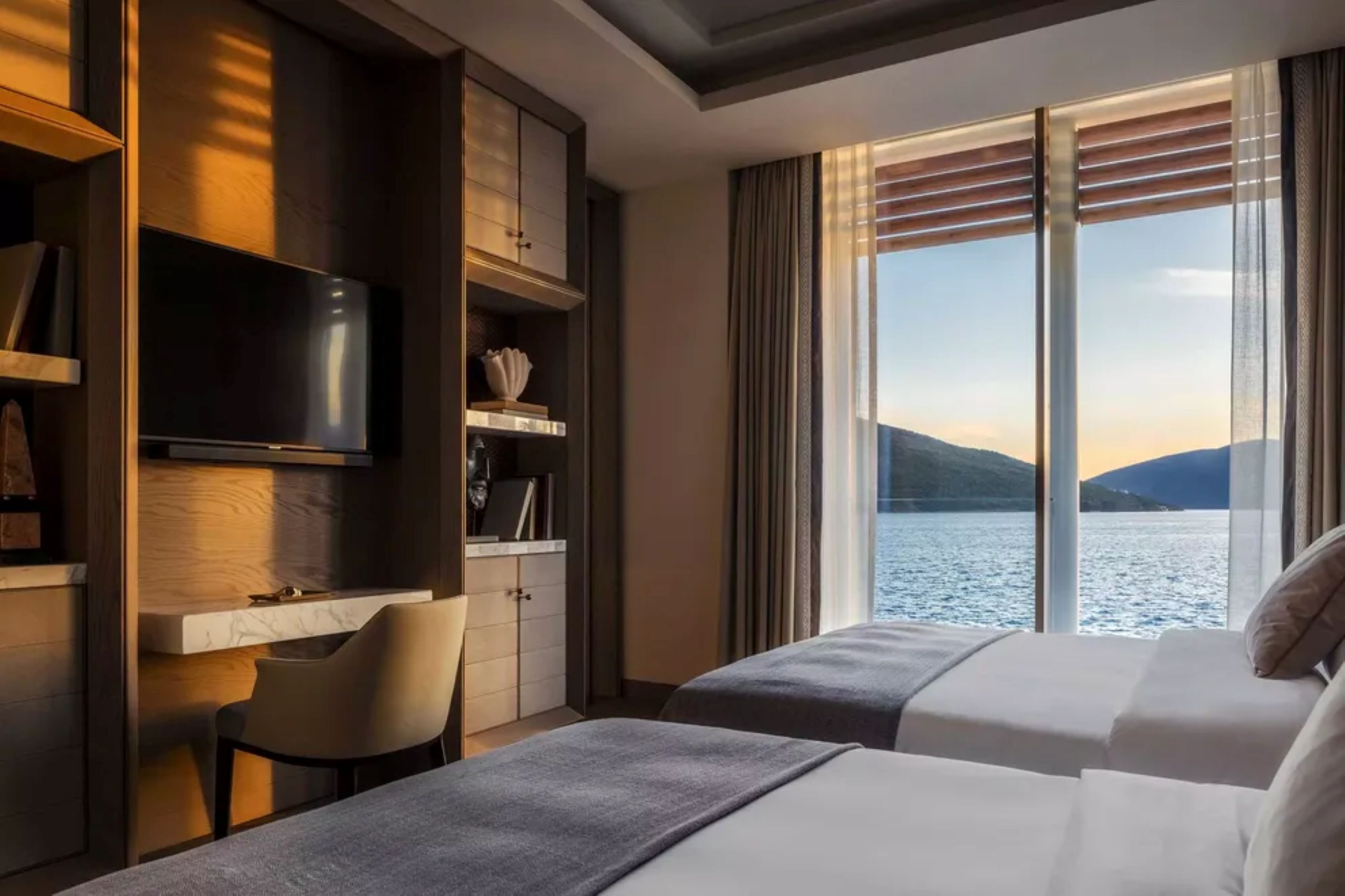 villa-pola-bedroom-twin-room-sea-view-tv-elegant-stylish-modern-interior-luxury-portonovi