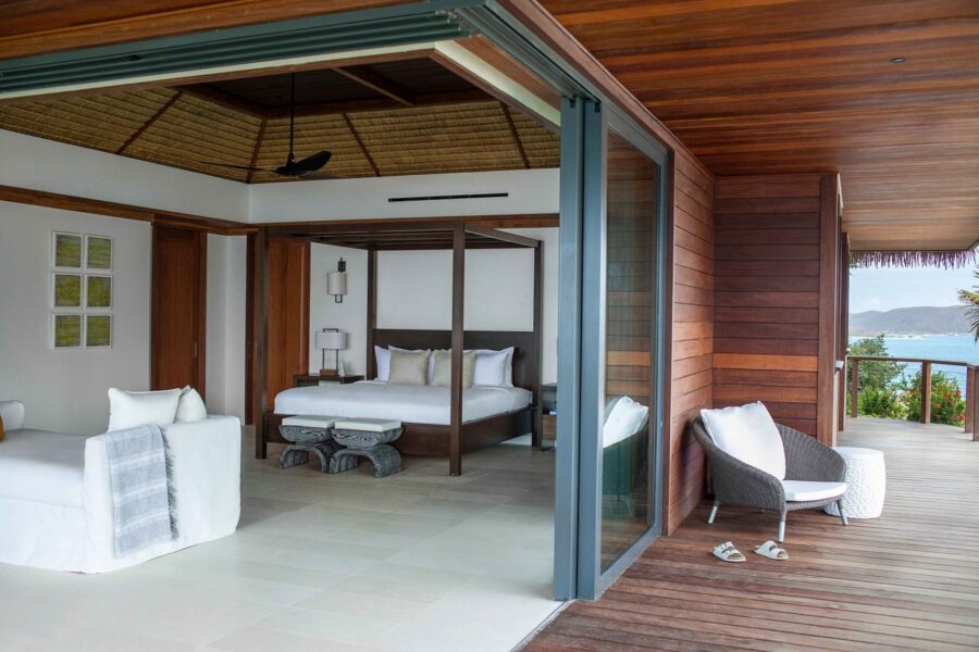 villa-posie-bedroom-balcony-terrace-spacious-elegant-seaview-luxury-moskitoisland
