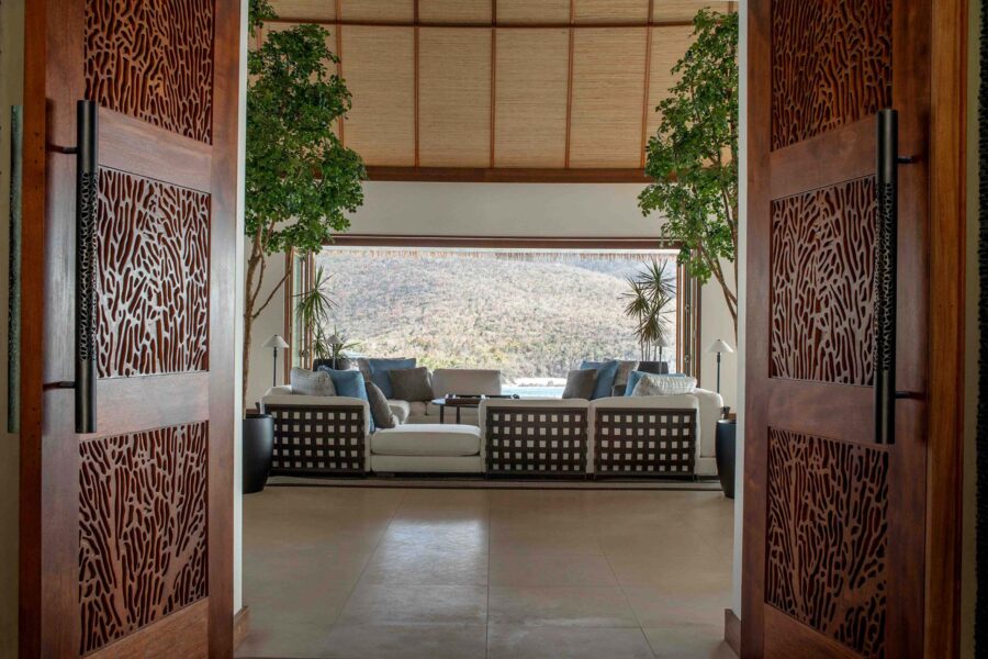 villa-posie-livingroom-seaviews-grand-elegant-interiors-luxury-moskitoisland