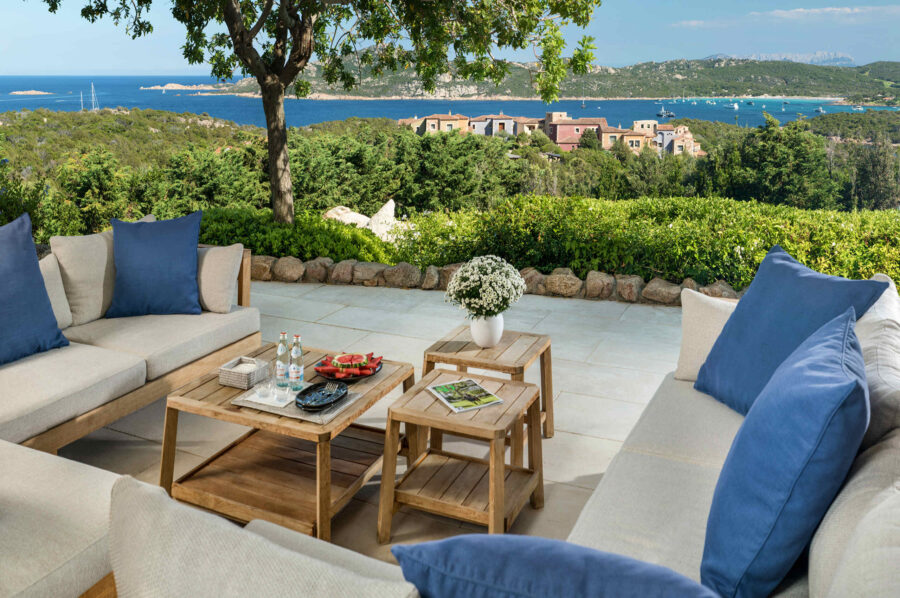 villa-saphira-outdoorlounge-seaview-luxury-exterior-sardinia