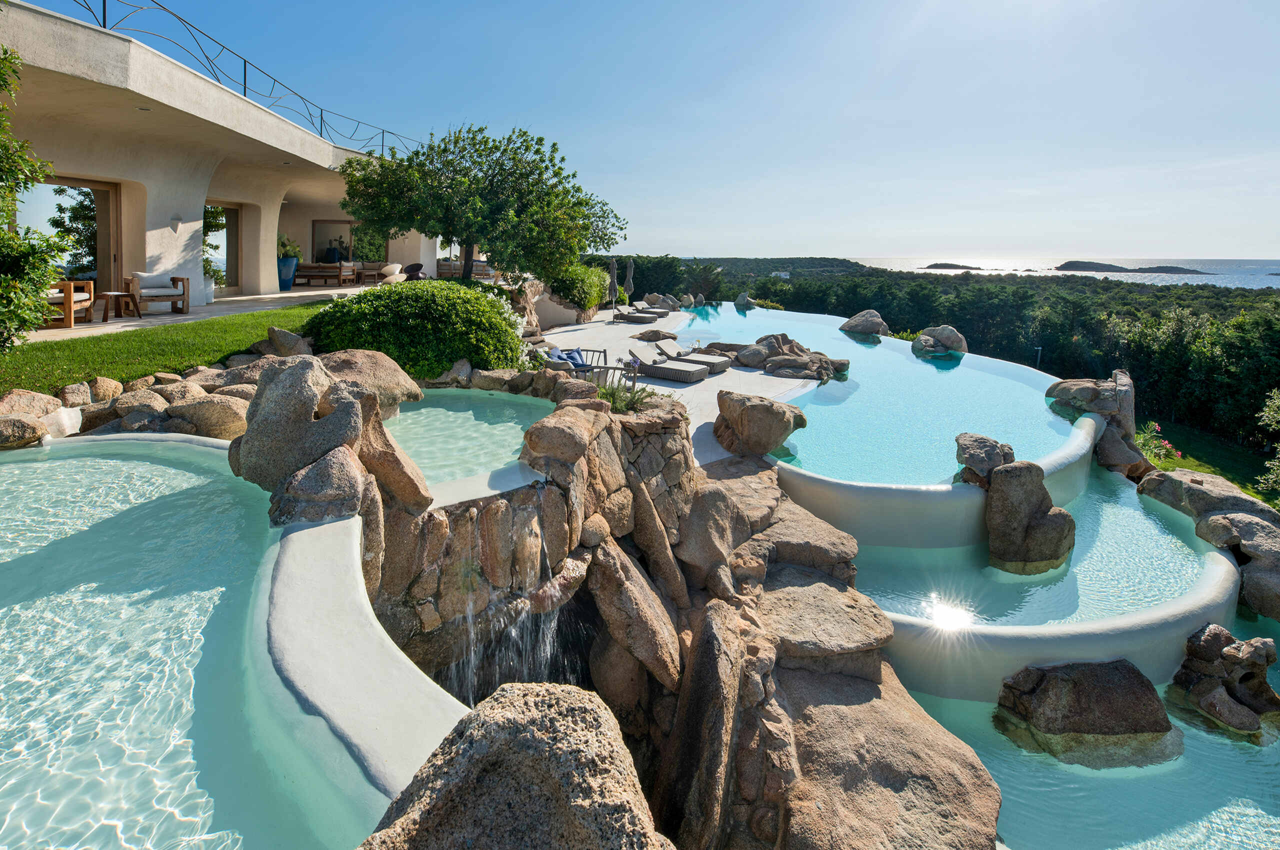 villa-saphira-poolview-luxury-layered-pool-sardinia