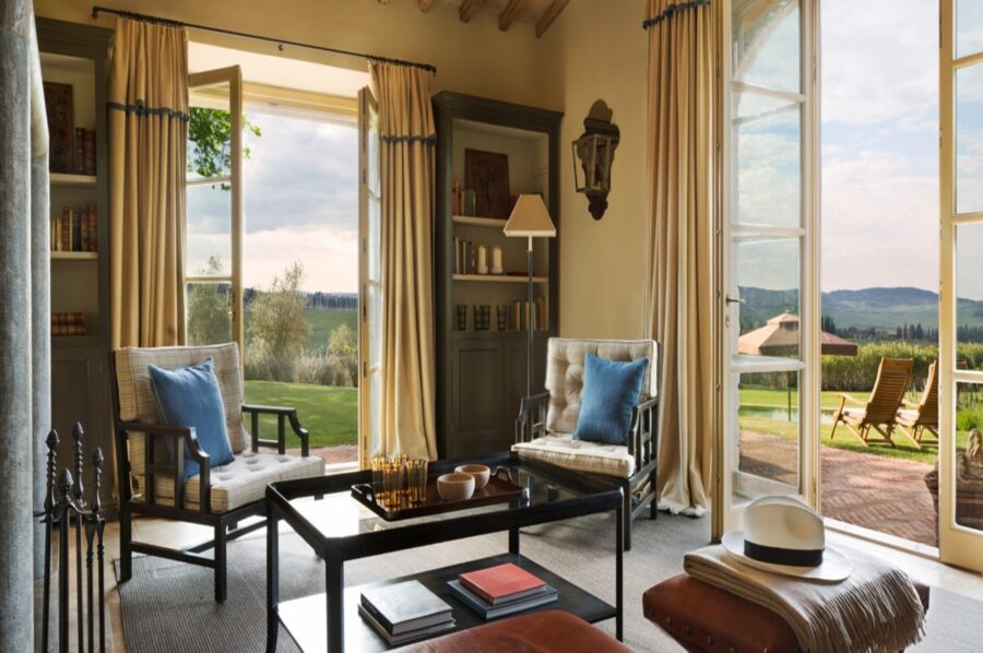 villa-terri-livingroom-gardenview-stylish-elegant-interior-tuscany
