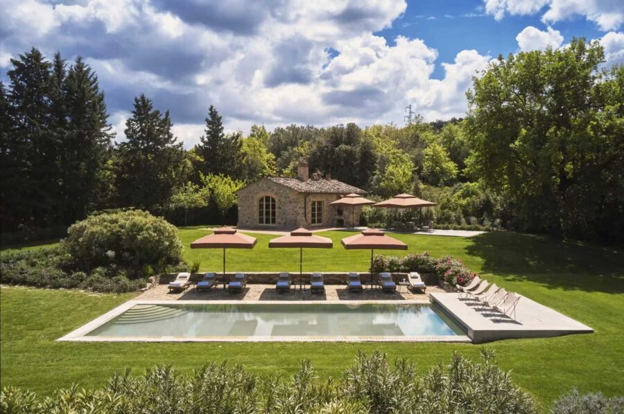 villa-terri-mainpage-swimming-pool-garden-luxury-countryside-retreat-tuscany