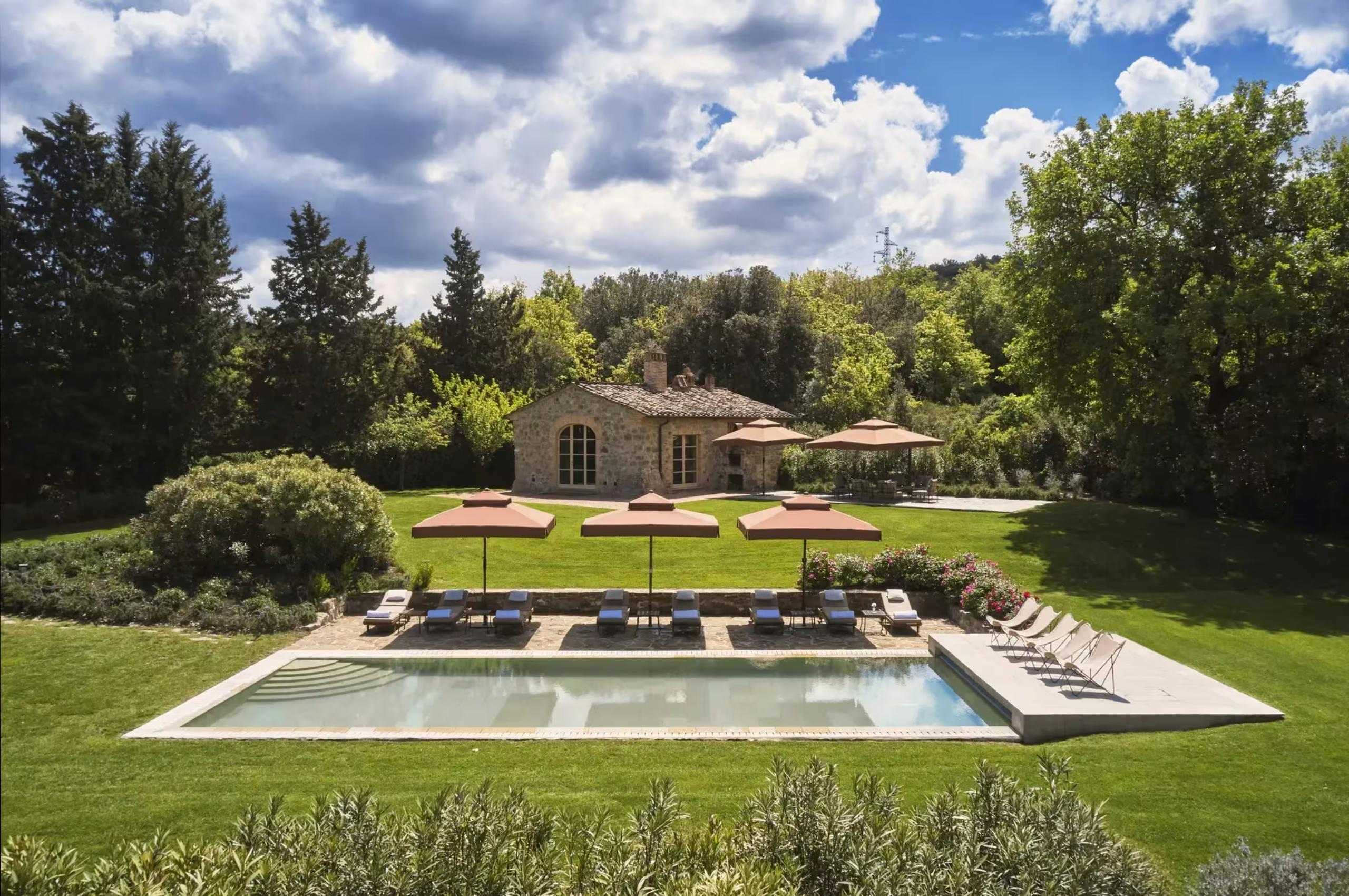 villa-terri-mainpage-swimming-pool-garden-luxury-countryside-retreat-tuscany