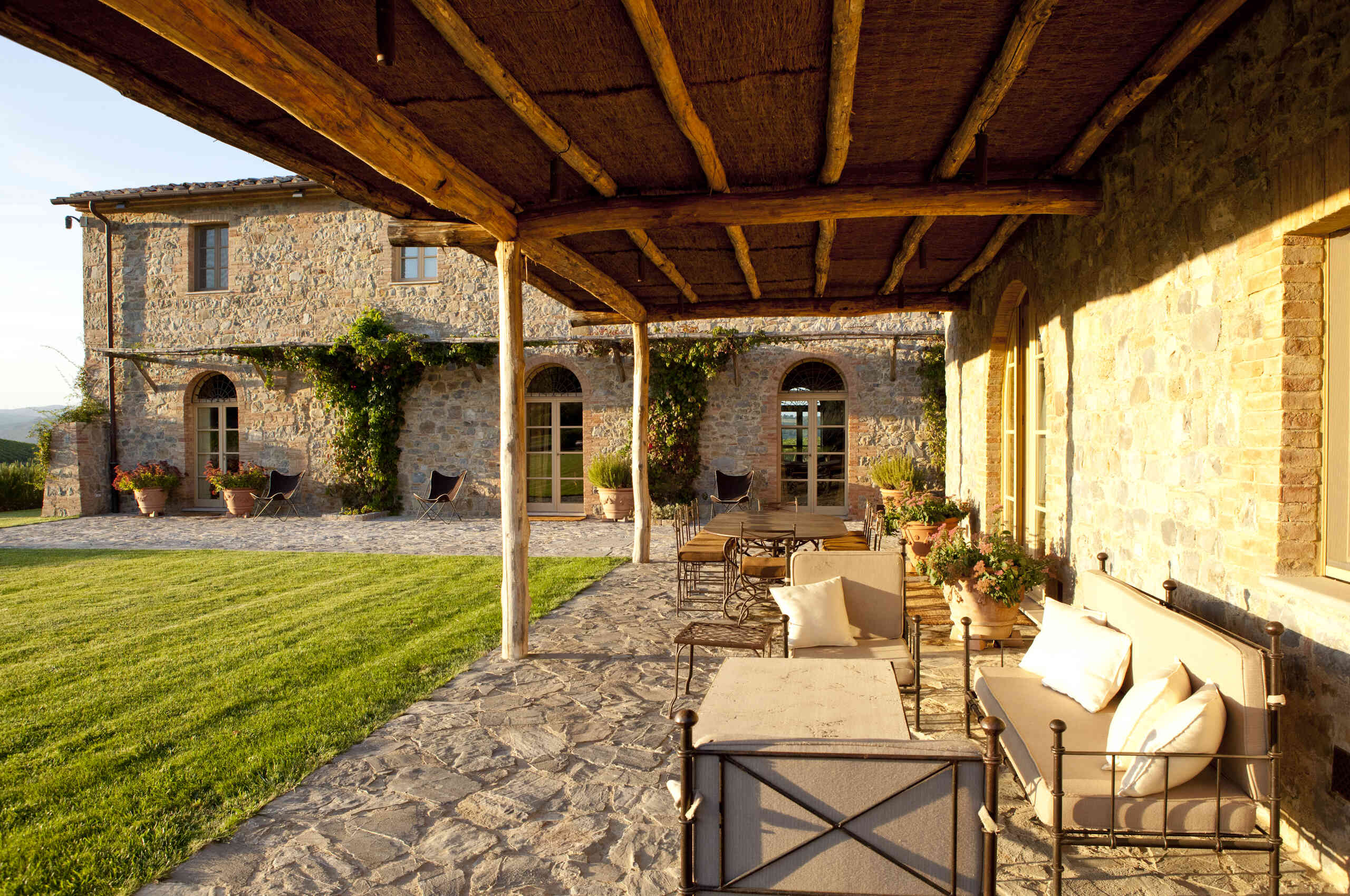villa-terri-terrace-outdoorlounge-alfresco-dining-garden-tuscany