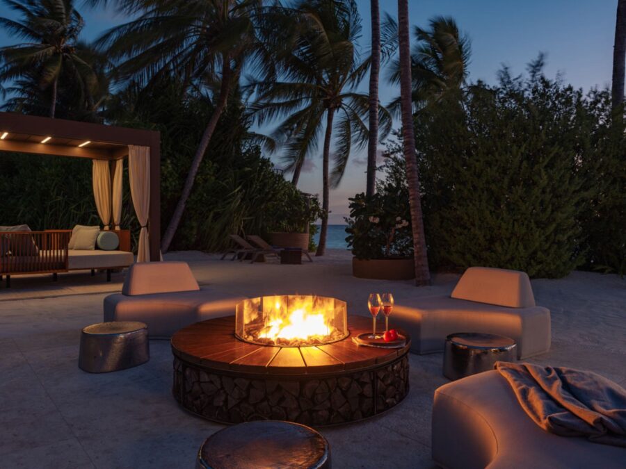 villa-vee-firepit-beachfront-paradise-luxury-rental-retreat-maldives